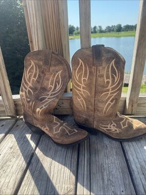 Justin Bent Rail Distressed Leather Embroidered Cross Cowgirl Boots Women's 8 b